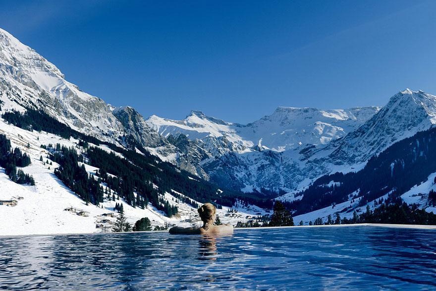Infinity Pool 